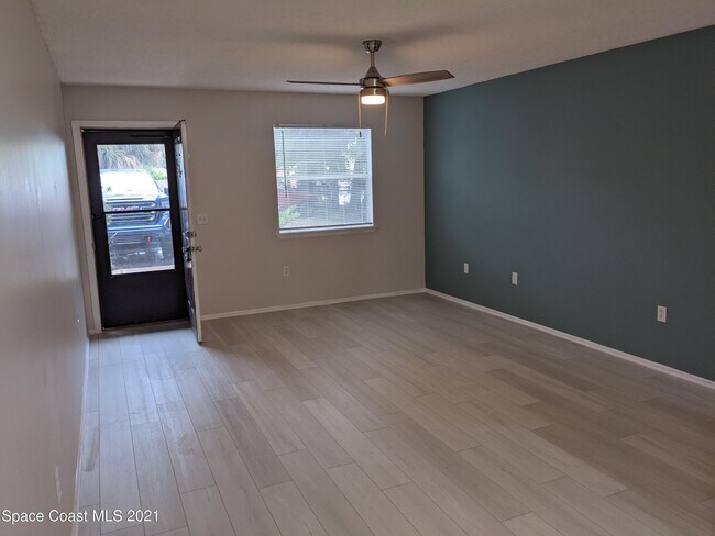 Building Photo - 323 Olmstead Dr