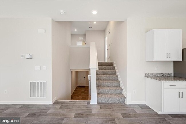 Building Photo - 114 Clerkenwell Dr