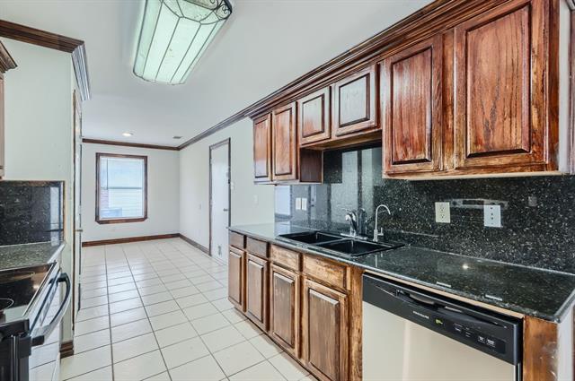 Building Photo - 1406 Buckingham Dr