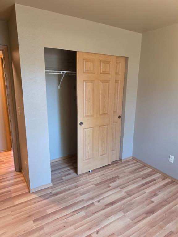 Building Photo - 15607 Parkview Dr SE