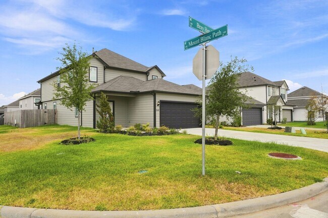 Building Photo - 2405 Bray Head Dr