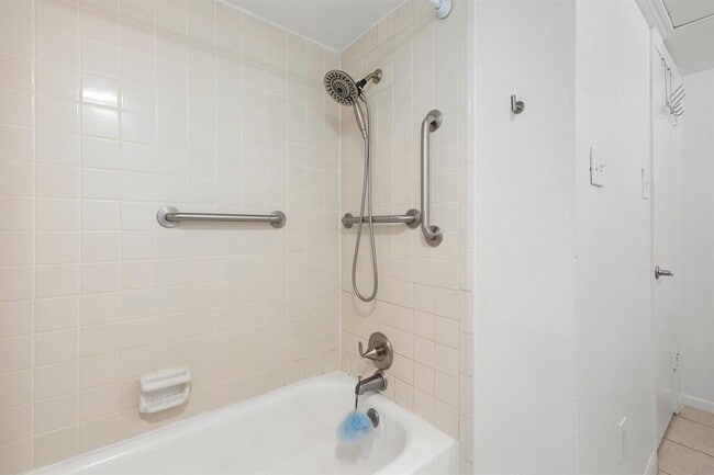 Building Photo - 1809 Stoney Brook Dr