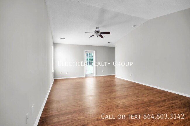 Building Photo - 111 White Willow Ct