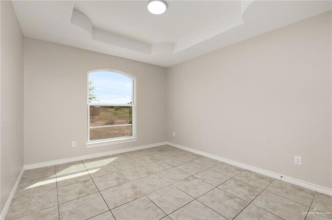 Building Photo - 5524 Xenops Ave