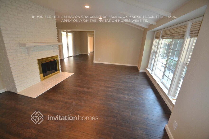 Building Photo - 17363 Saticoy St