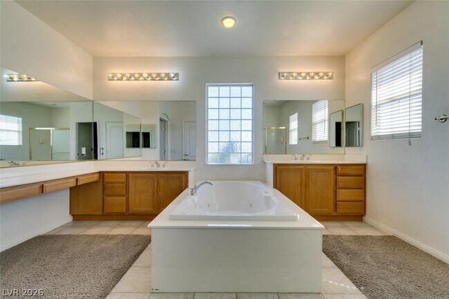 Building Photo - 2722 Woodflower Ave
