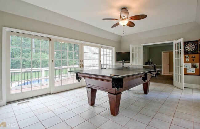 Building Photo - 208 Wysteria Ct