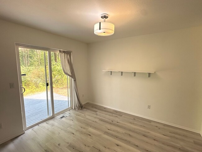 Building Photo - 18226 Big Fir Ct SE
