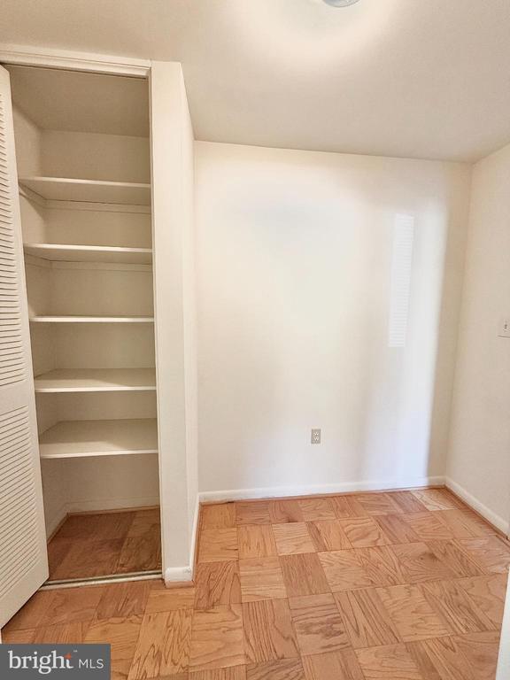 Building Photo - 10661 Weymouth St