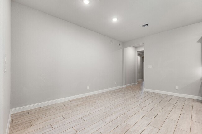 Building Photo - 6442 Pomegranate Blossom Dr