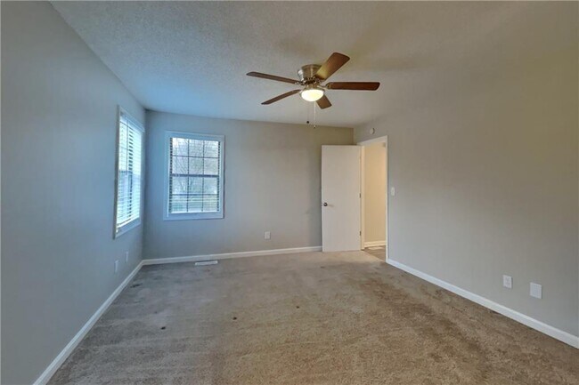 Building Photo - 140 Linda Ln