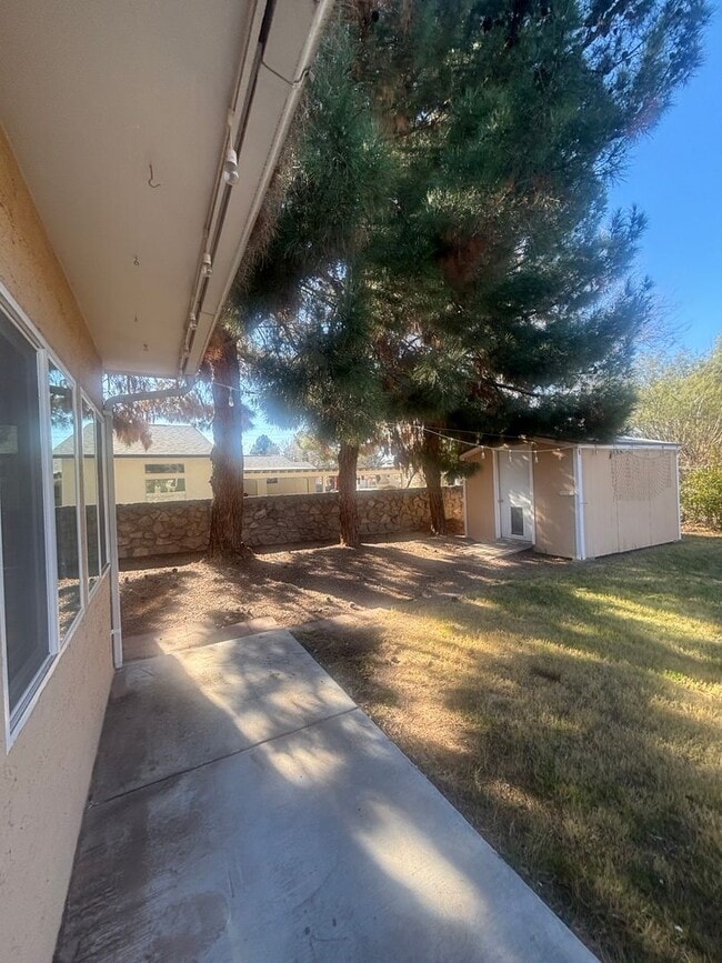 Building Photo - Charming 3 bedroom/2 bathroom Home located in Las Cruces