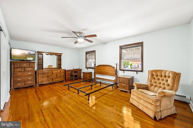 Building Photo - 3595 Oakhill Rd