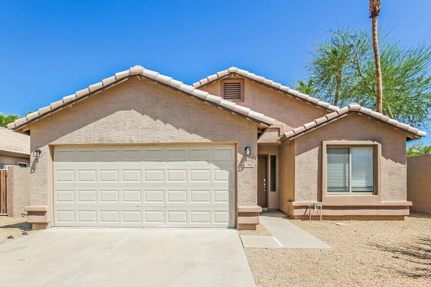 Primary Photo - 7907 N 53rd Dr
