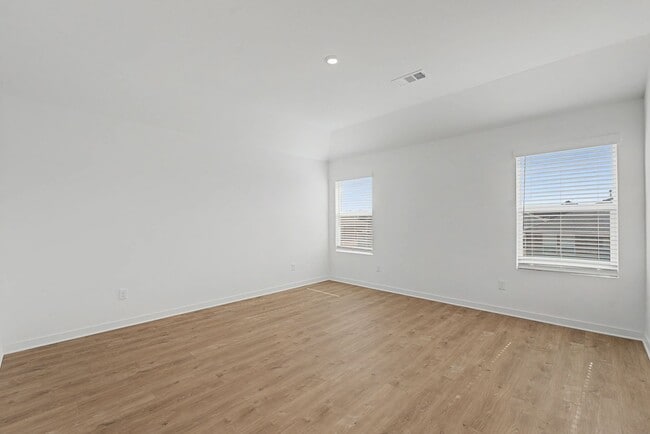 Building Photo - Brand new home waiting for you!