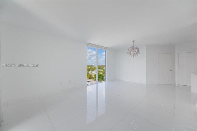 Building Photo - 1401 SW 22nd St