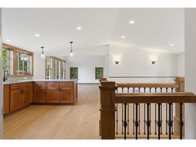 Building Photo - 2615 Shadywood Rd