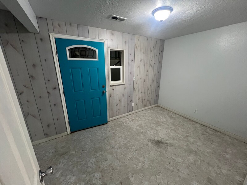 Building Photo - 6291 Liza Ln