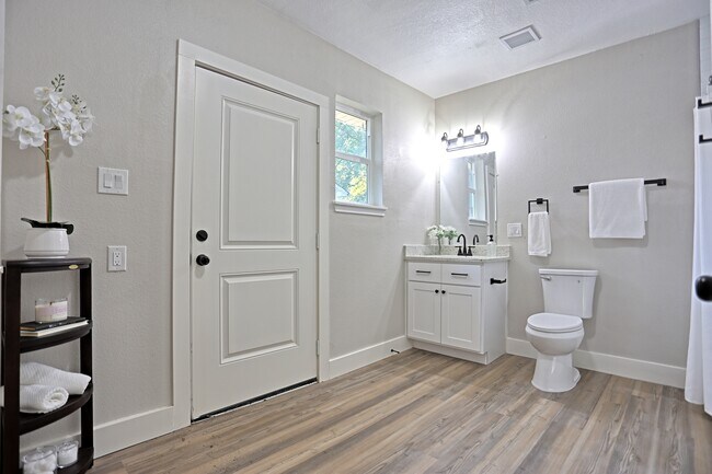 Building Photo - 704 Natchez River Cir