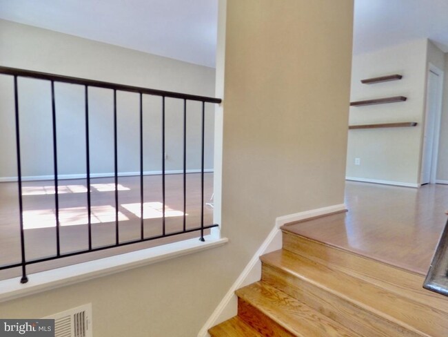 Building Photo - 10127 Ebenshire Ct