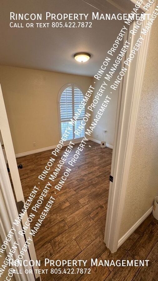 Building Photo - 528 W Vineyard Ave