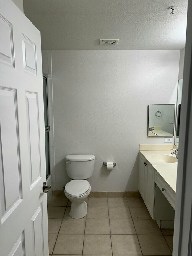 Building Photo - 2802 Sarento Pl