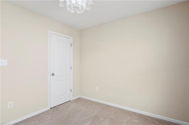 Building Photo - 4956 Almandine Ave