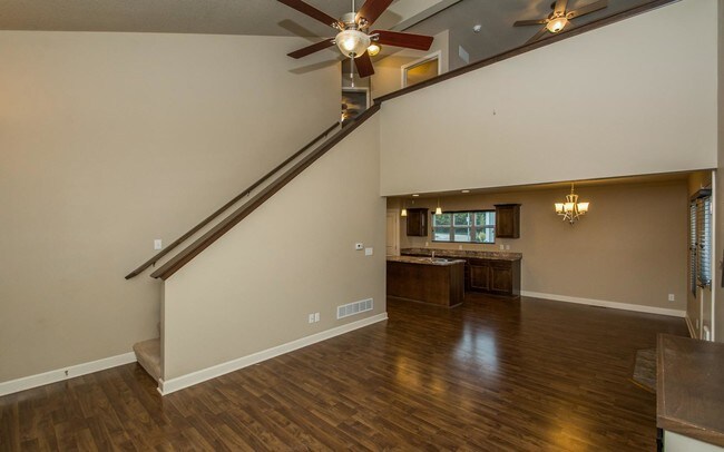Building Photo - 3500 Park Side Dr