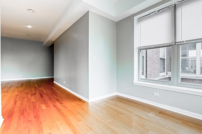 Building Photo - Spacious 4 Bedroom for Rent!