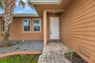 Building Photo - "Charming 2-Bed, 2-Bath with Granite Finis...