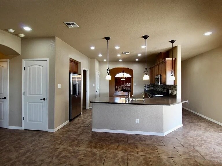 Building Photo - 11242 S Sally Dr