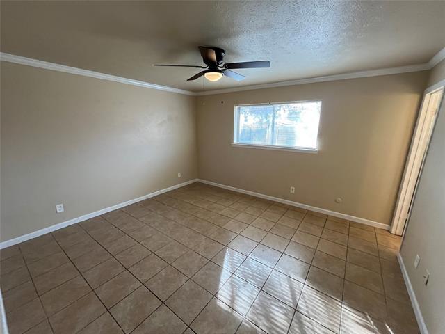 Building Photo - 422 Bella St