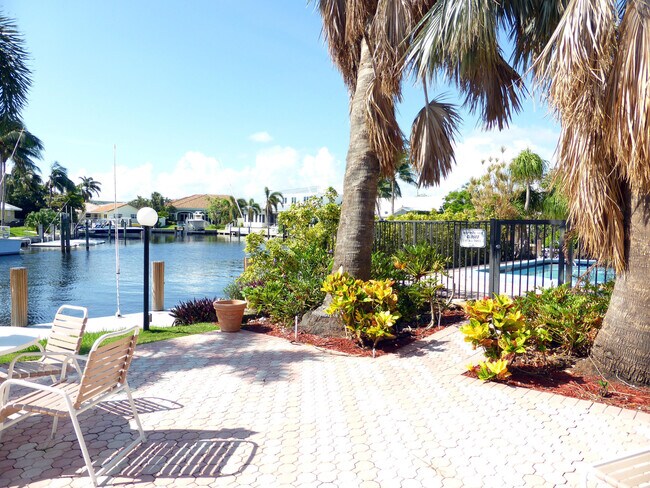 Building Photo - 698 NE Spanish River Blvd