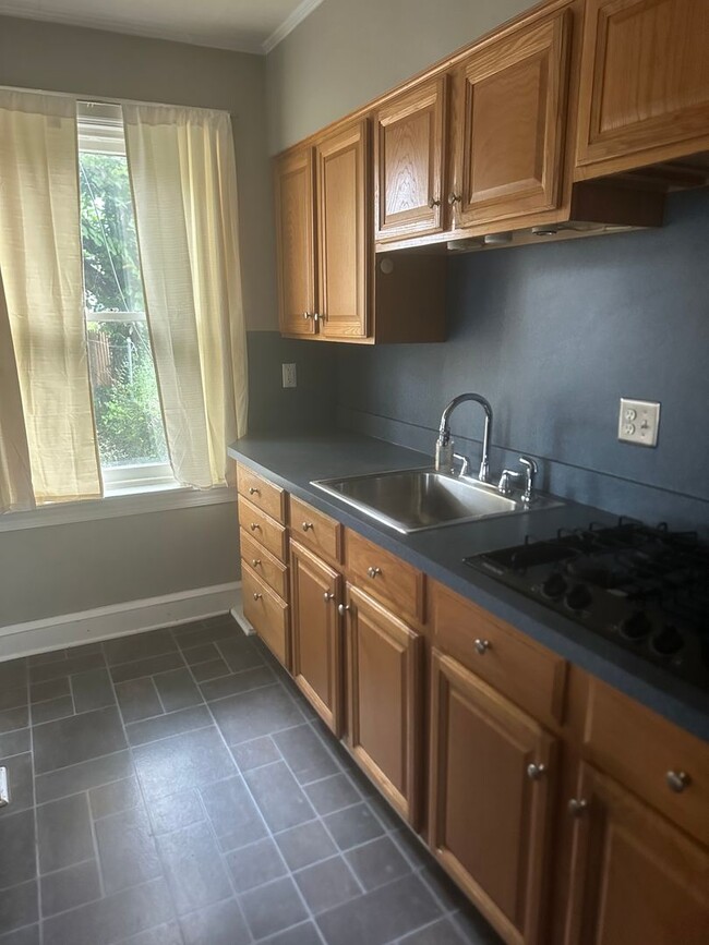 Building Photo - Charming Corner Townhome in Wilmington's N...