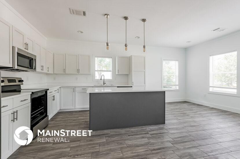 Building Photo - 4358 Larkspur St