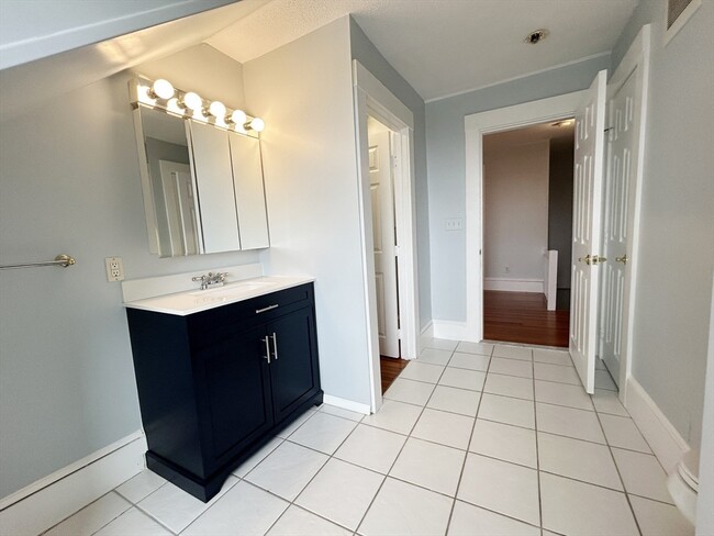 Building Photo - 80 Linden St