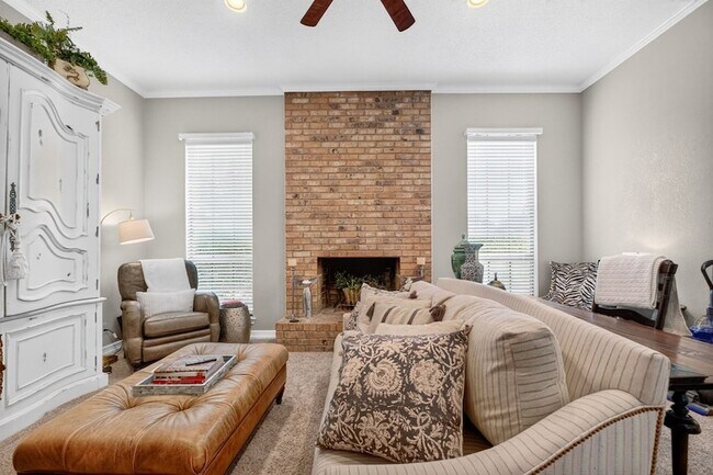 Building Photo - 3202 Tealwood Pl