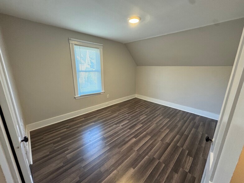 Building Photo - 258 Main St