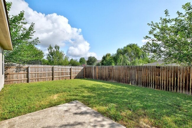 Building Photo - 361 Carriage Way