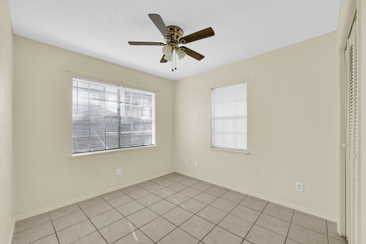 Building Photo - 2316 Pin Oak Rd