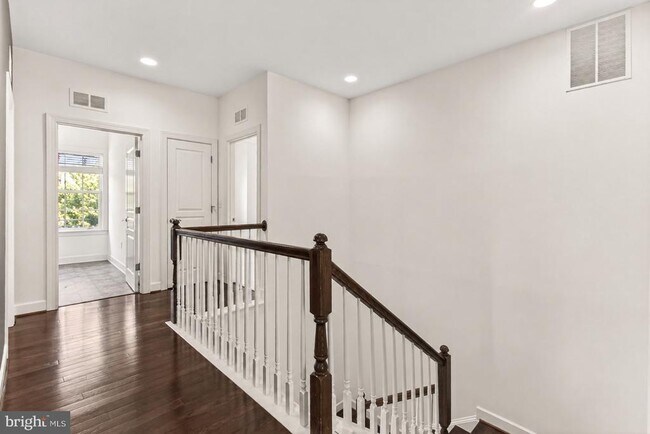 Building Photo - 8901 Hargrove Ct