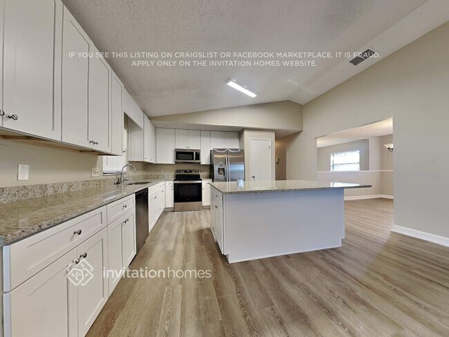 Building Photo - 2301 Beechwood Ct