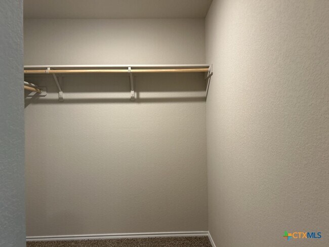 Building Photo - 1319 Iron Horse Dr