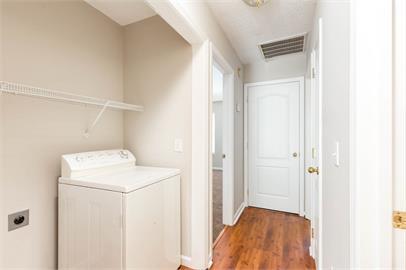 Building Photo - 300 Elkchester Cir