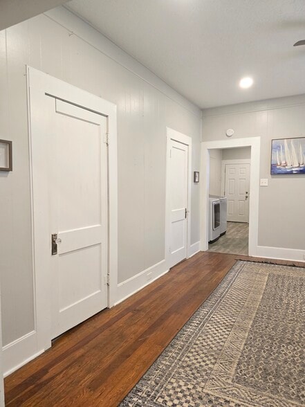 Building Photo - 805 14th St