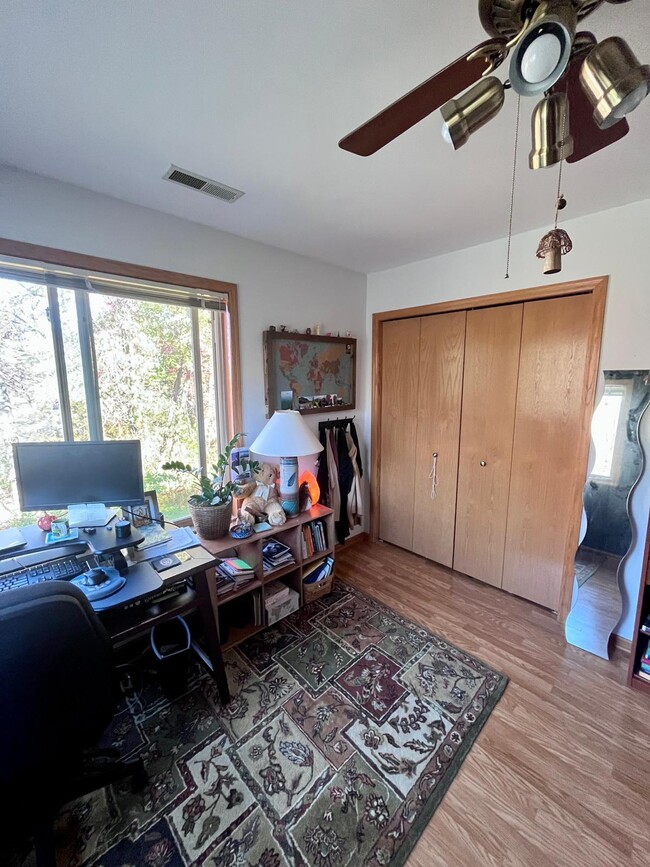 Second bedroom/office - 1337 Carpenter St