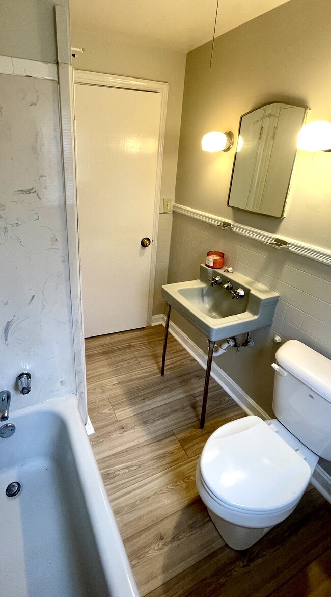 Building Photo - VP Real Estate 21