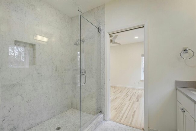 Building Photo - 2503 S 6th St