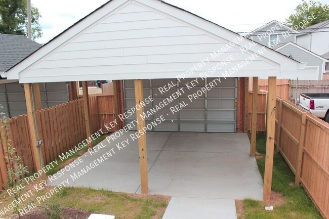 Building Photo - 6113B California Avenue-