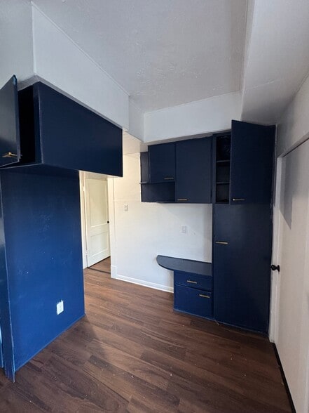 Building Photo - 878 Granville Dr